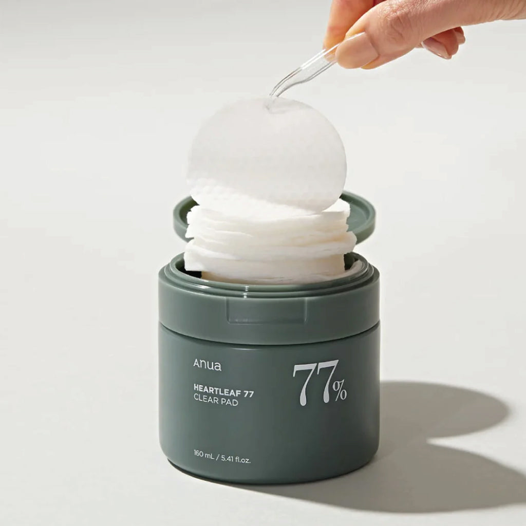 Anua Heartleaf 77 Clear Pad texture